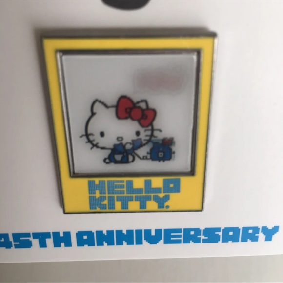 New Sanrio Friend of the Month Pin Hello Kitty Telephone JULY 2019 45th Annivers - Picture 3 of 5